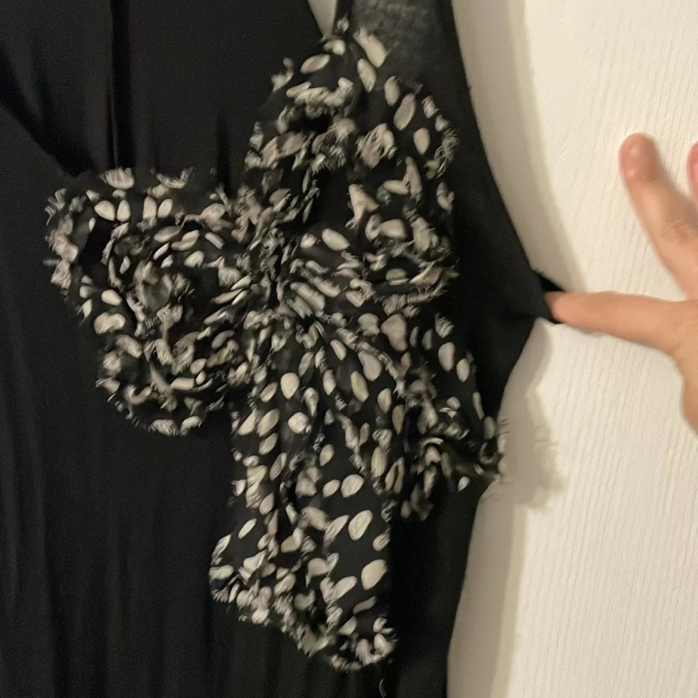 💰Pretty Good women’s razor back bow tank size large